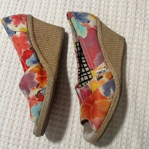 TOMS Women's Colorful Floral Wedges